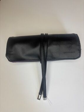 Younique Black Brush Roll with Tie Closure